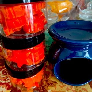Wax Melts Small Container 5$ with warmer 10$
